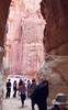 Rückweg mit Regenschirm: Auf Wiedersehen in Petra!