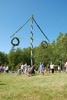 Mittsommerfest: Tanz um den Mittsommerbaum